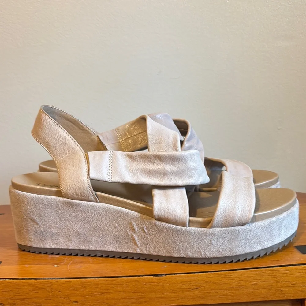 Lucky Brand Cream Platform Moccasin Slip-Ons